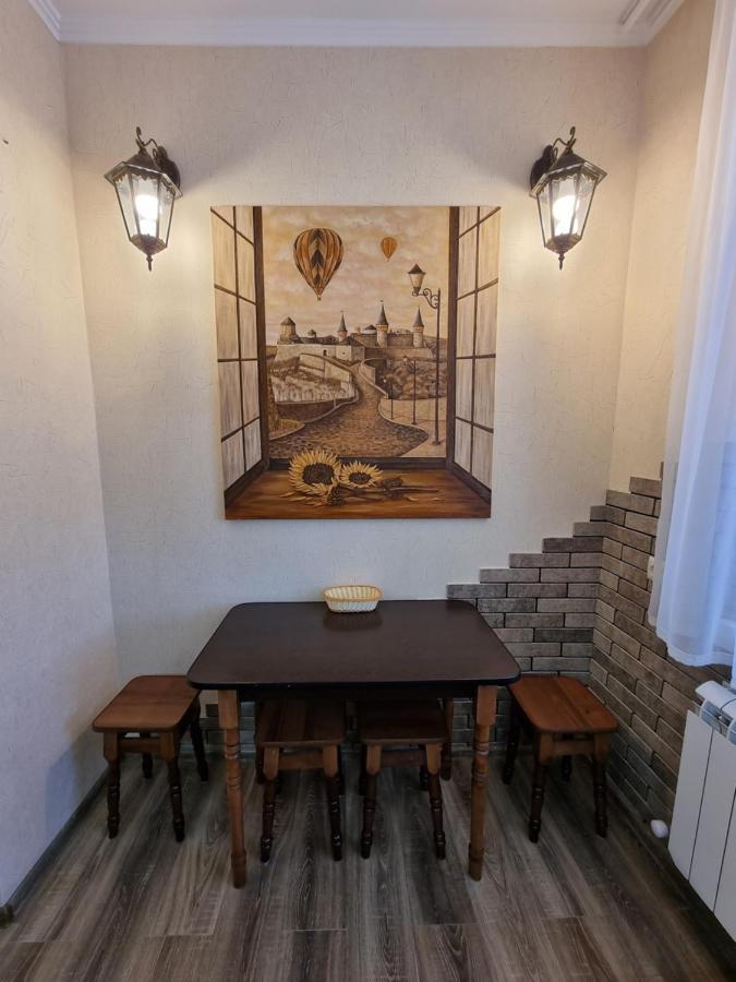 Petropavlivska Apartment Тиха Вуличка В Центрі Старого Міста Kamieniec Podolski Zewnętrze zdjęcie